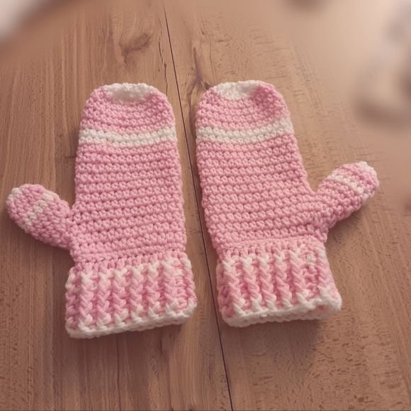 Handmade Womens/Teen Girl Mittens - Picture 2 of 2